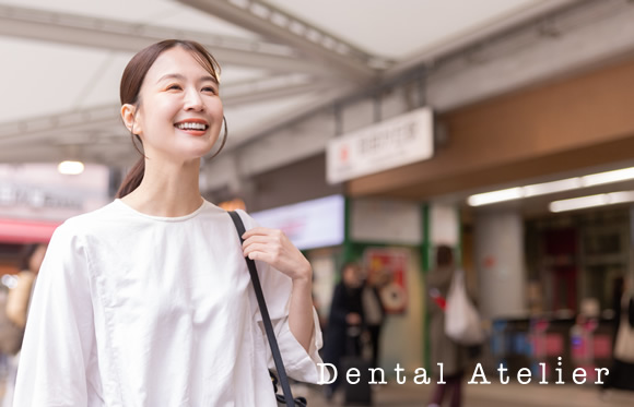 自由が丘駅と女性